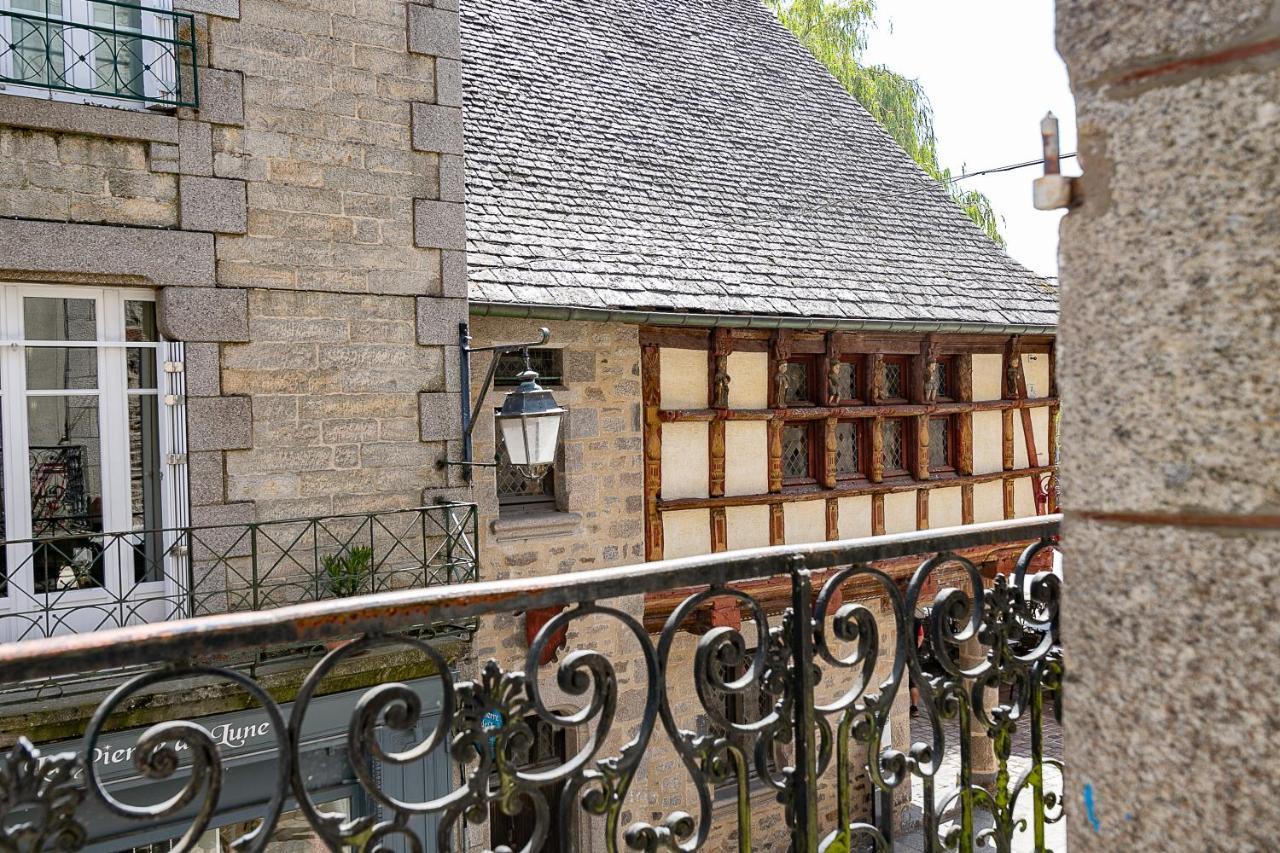 Appartement De La Tour De L'Horloge De 디난 외부 사진