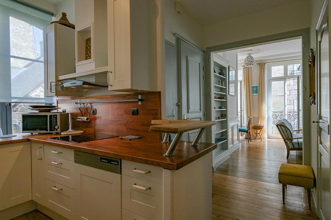 Appartement De La Tour De L'Horloge De 디난 외부 사진