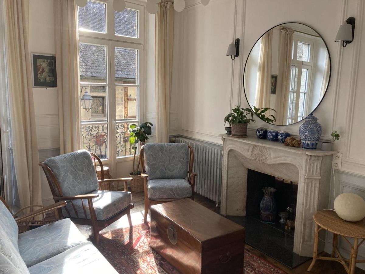 Appartement De La Tour De L'Horloge De 디난 외부 사진