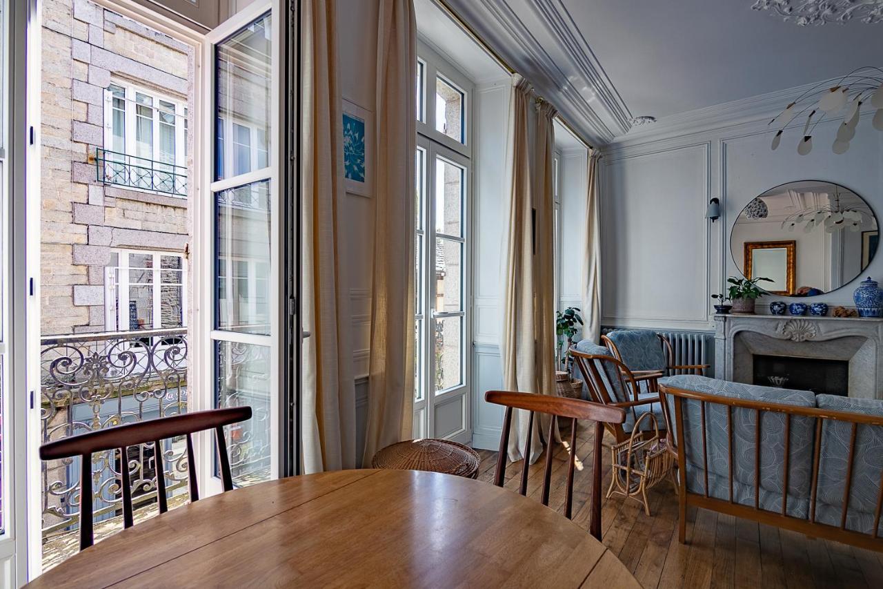 Appartement De La Tour De L'Horloge De 디난 외부 사진